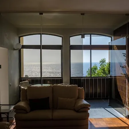 Guestready - A Beautiful Sight Over The Sea *