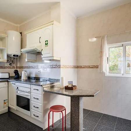 Daire Guestready - A Beautiful Sight Over The Sea Caniço