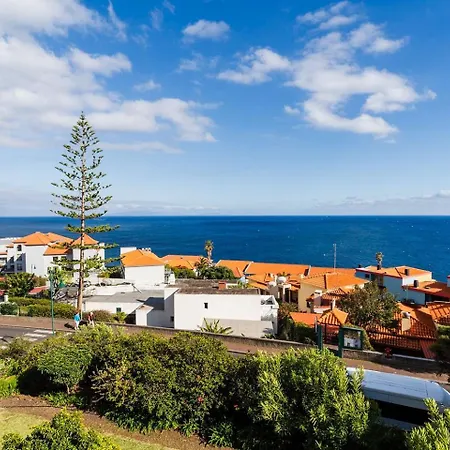 Daire Guestready - A Beautiful Sight Over The Sea Caniço